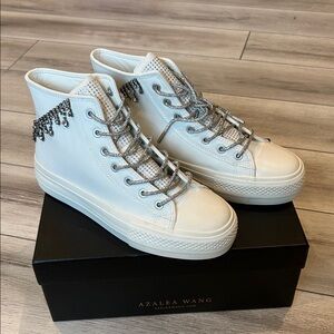 Azalea Wang Raspberry chain ankle rhinestone sneakers in white size 10 NEW